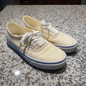 Vans. Authentic. Size: 9.5